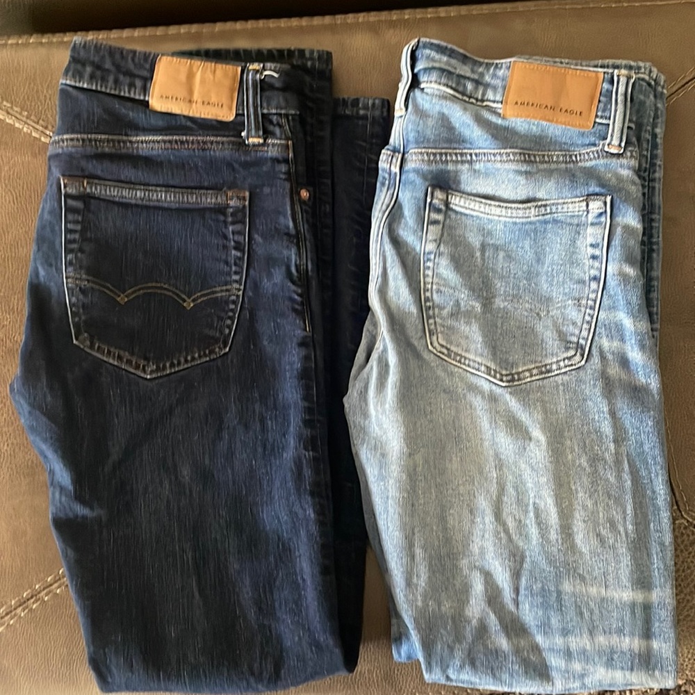 Like NEW!! Bundle 2 pair American Eagle Jeans